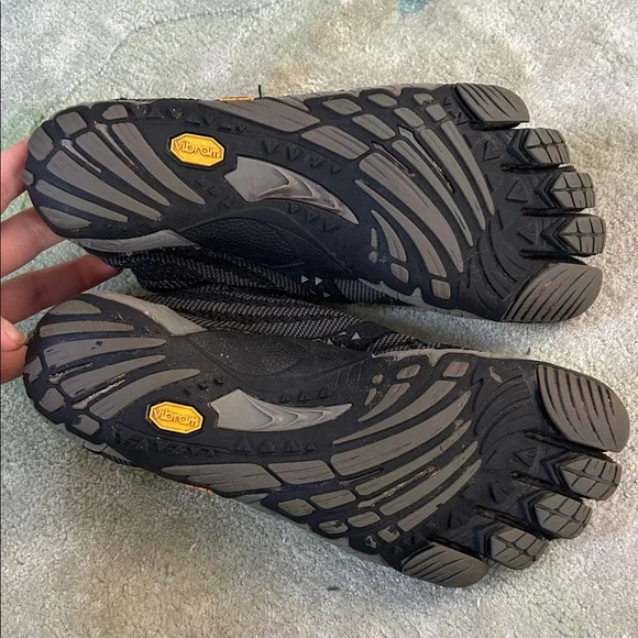 Vibram Black FiveFingers Toe Shoes - Picture 7 of 7